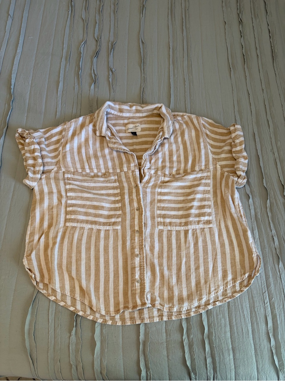 Universal Thread Striped Short-Sleeve Button Down Shirt | Size L